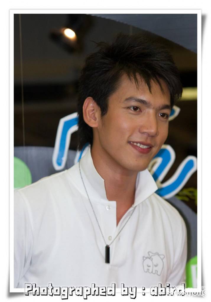 เฟิร์สเอสสสสส์หล่อๆ