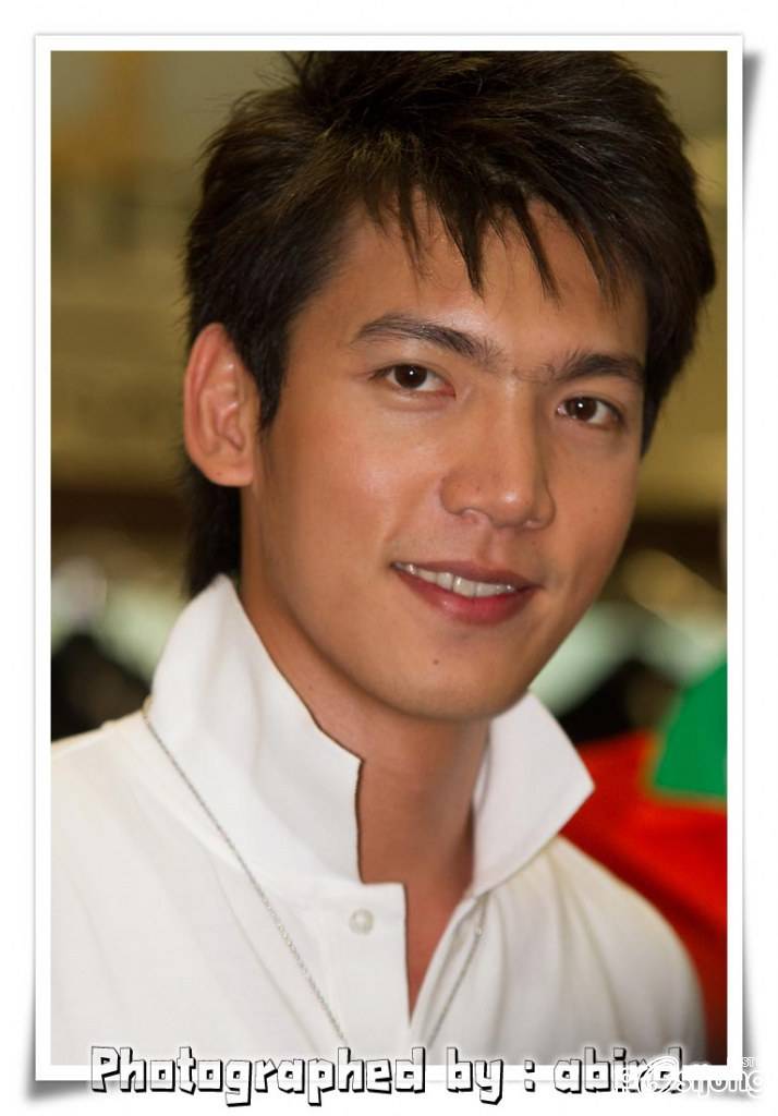 เฟิร์สเอสสสสส์หล่อๆ