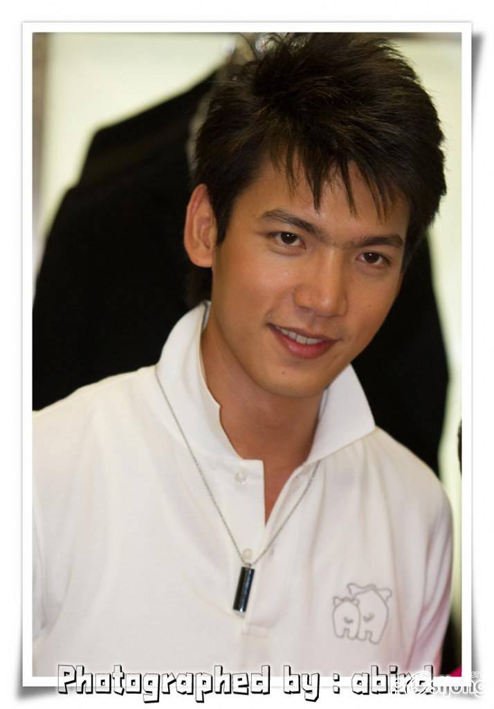 เฟิร์สเอสสสสส์หล่อๆ