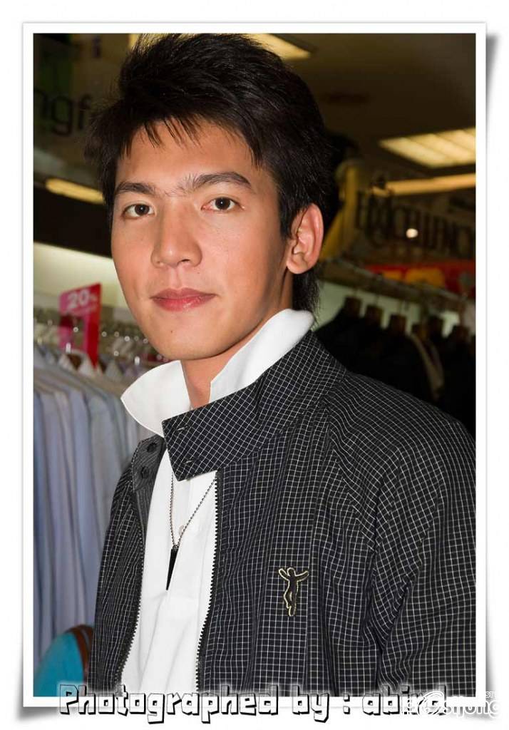 เฟิร์สเอสสสสส์หล่อๆ