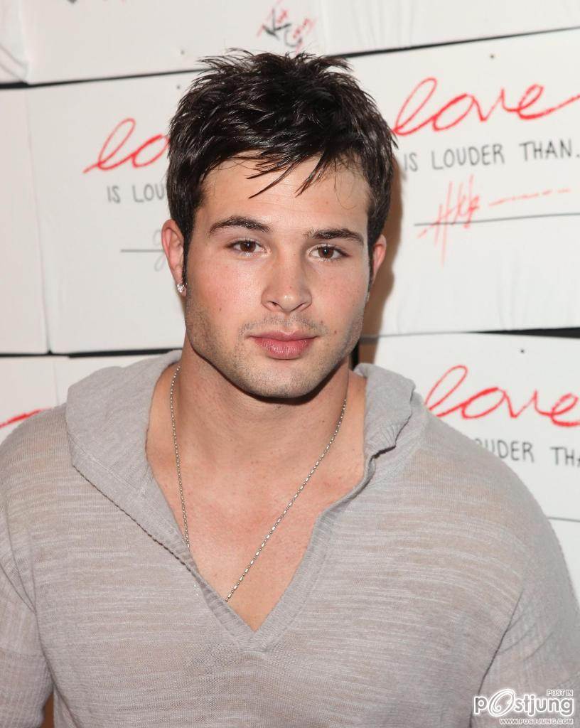 รวมมิตรหนุ่มมาดเข้ม