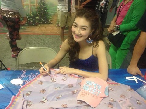 แพนเค้ก ในลุคชิวๆน่ารักๆ