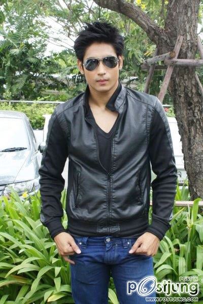 พี่ธันล่ำๆ  ของแม่เนียน