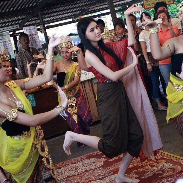 ใหม่ ดาวิกา รำแก้บนหนังพี่มากฯ พุ่ง 500 ล้าน