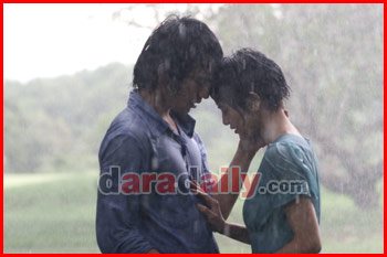 กรี๊ดด พี่โป๊ป ธนวรรธน์ กับบทเลิฟซีน จากหนัง October Sonata รักที่รอคอย