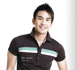 กรี๊ดด พี่โป๊ป ธนวรรธน์ กับบทเลิฟซีน จากหนัง October Sonata รักที่รอคอย