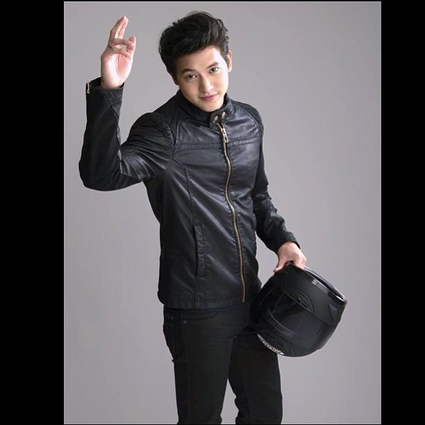 เจมส์ จิรายุ