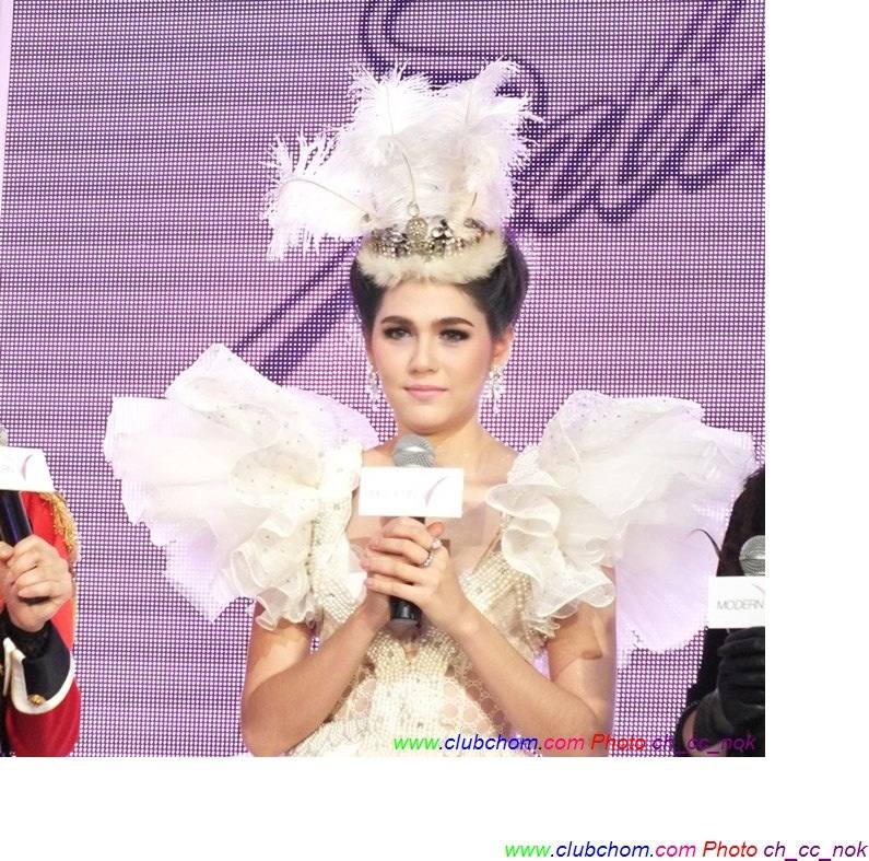 ชมพู่ อารยา ในงานเปิดตัวพรีเซ็นเตอร์ Modern V by Sabina