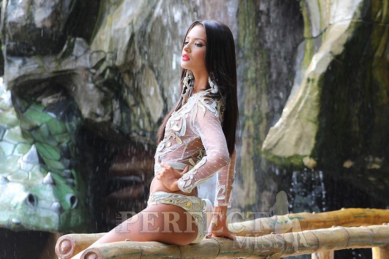 เบื้องหลังการถ่าย Headshot นางงามจังหวัด Venezuela ไป MU 2014