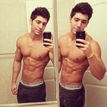 ชอบโชว์ขอแชร์ละกัน (sharing pic guy)