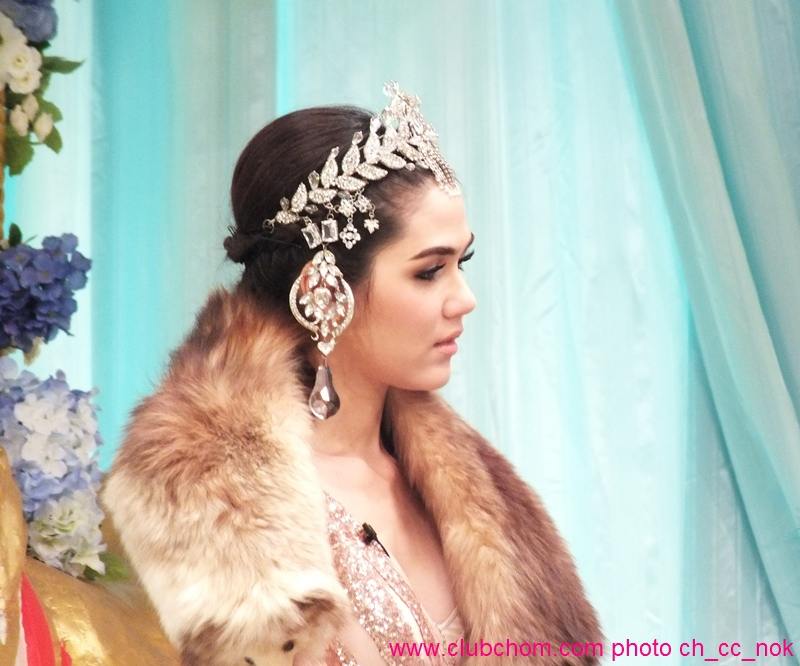 สุดยอดชุด " ชมพู่ " ราคา>> " 6   แสนกว่าบาท" >>>แพงมากกกก