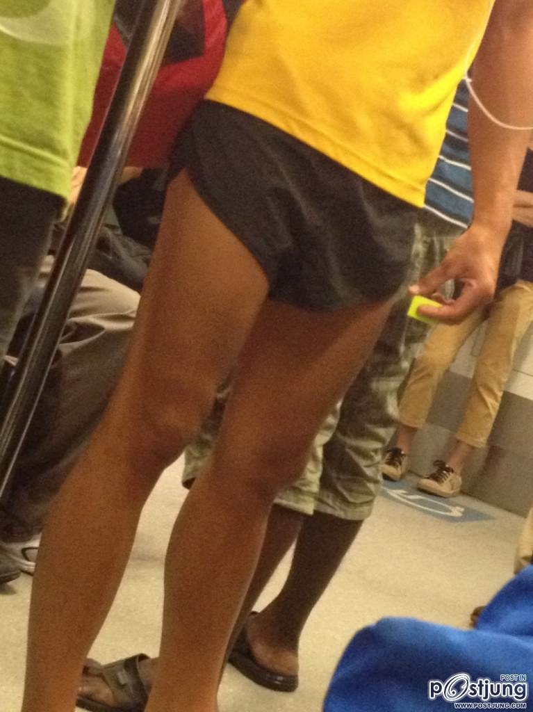 แอบถ่ายหนุ่มบนรถไฟ