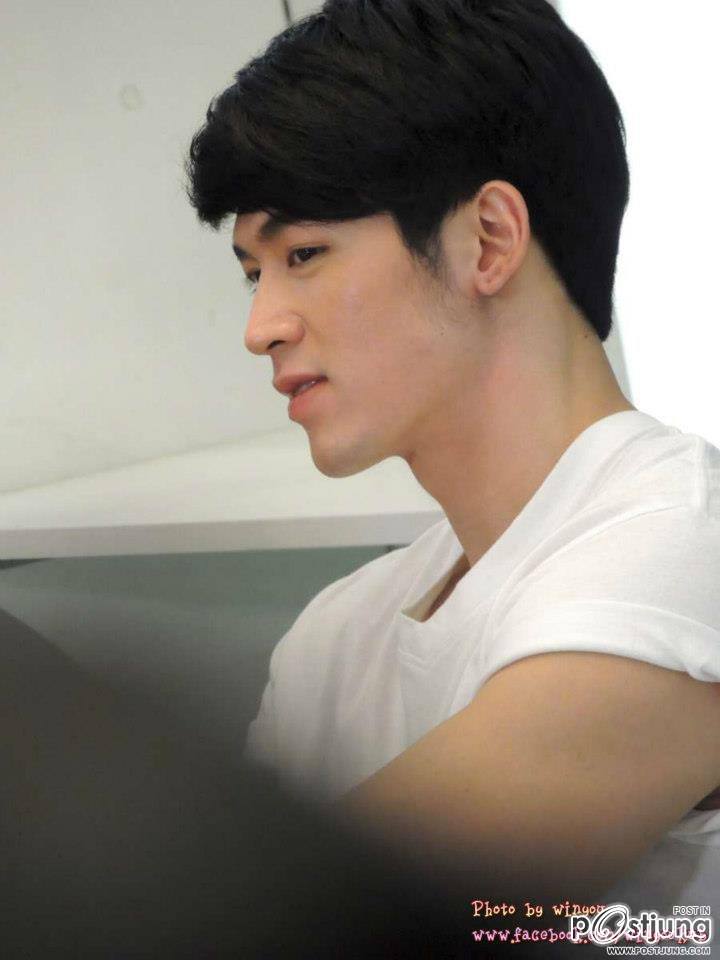 ตี๋หล่อล่ำ