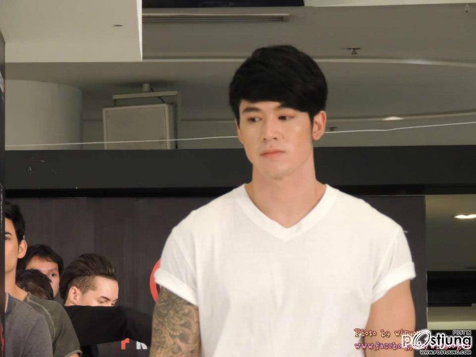 ตี๋หล่อล่ำ