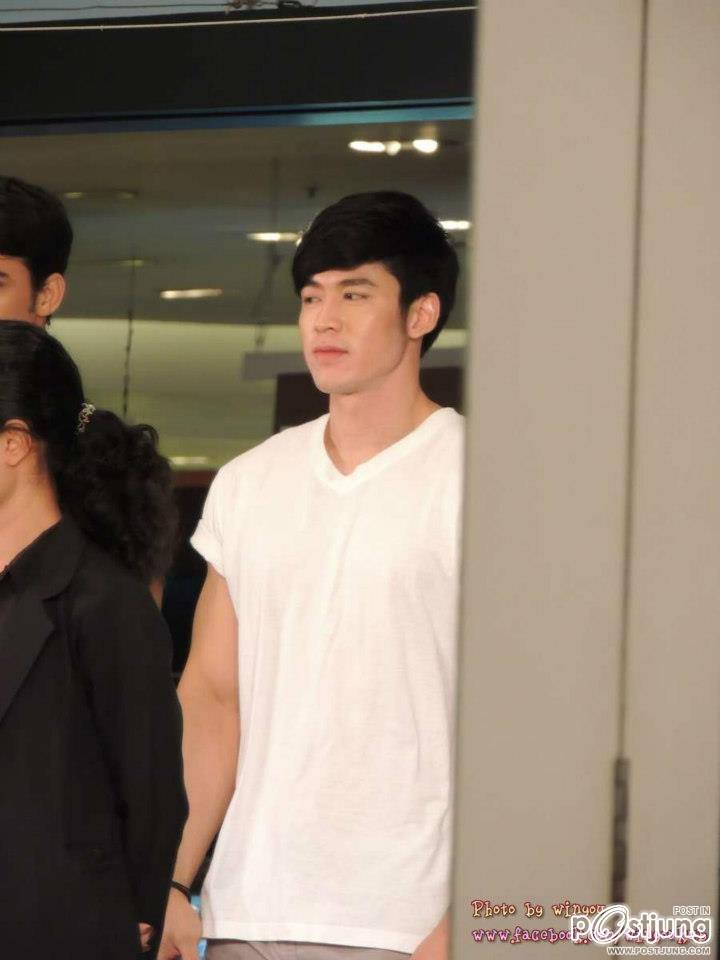 ตี๋หล่อล่ำ