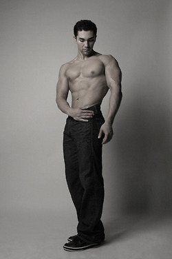 ถอดโชว์เรือนร่าง 228