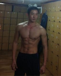 ถอดโชว์เรือนร่าง 228