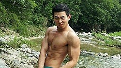 ถอดโชว์เรือนร่าง 228