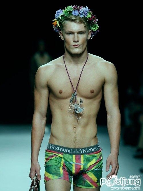 ถอดโชว์เรือนร่าง 234