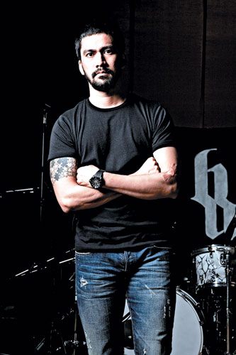 เจ๋ง เดชา โคนาโล...หล่อมาดเซอร์