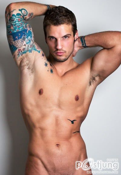 PARKER HURLEY BY LIEM PHAM