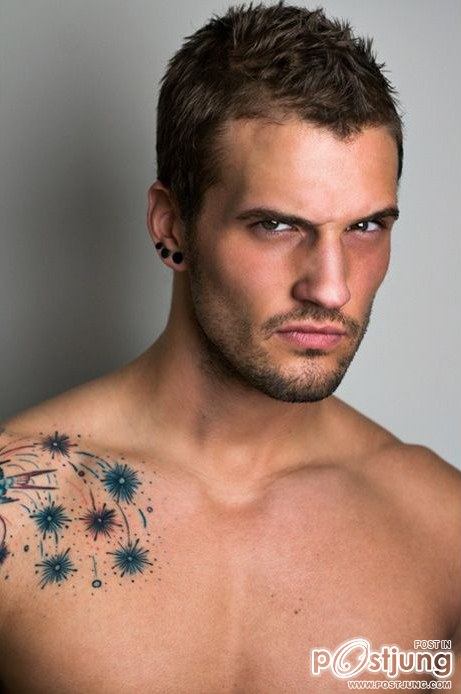 PARKER HURLEY BY LIEM PHAM