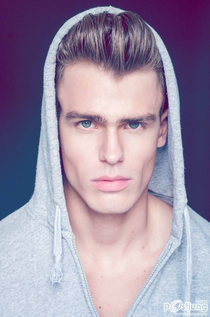 MARCELO TAPOROSKY BY TALLES BOURGES