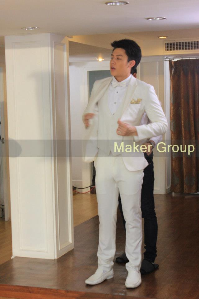 ต้นรักริมรั้ว......