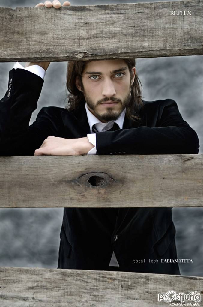 Reflex Homme by Machado Cicala Morassut