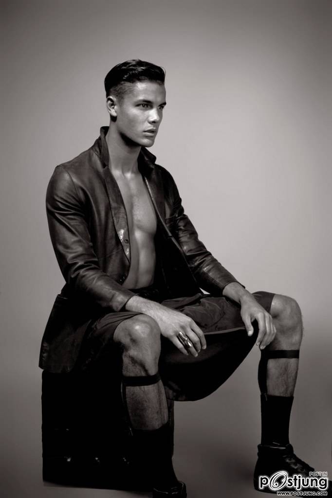 Dean Bartlett by Leon Run