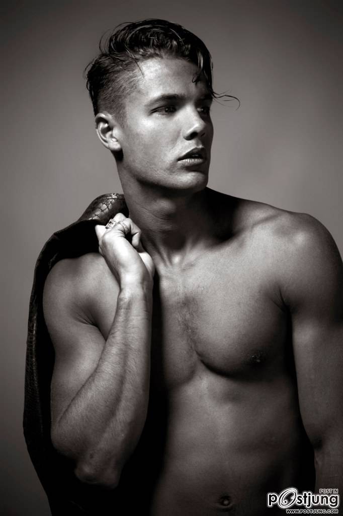 Dean Bartlett by Leon Run