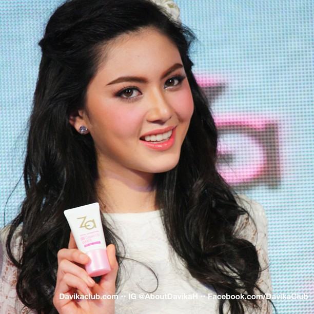 ใหม่ ดาวิกา จากแฟนเพจ