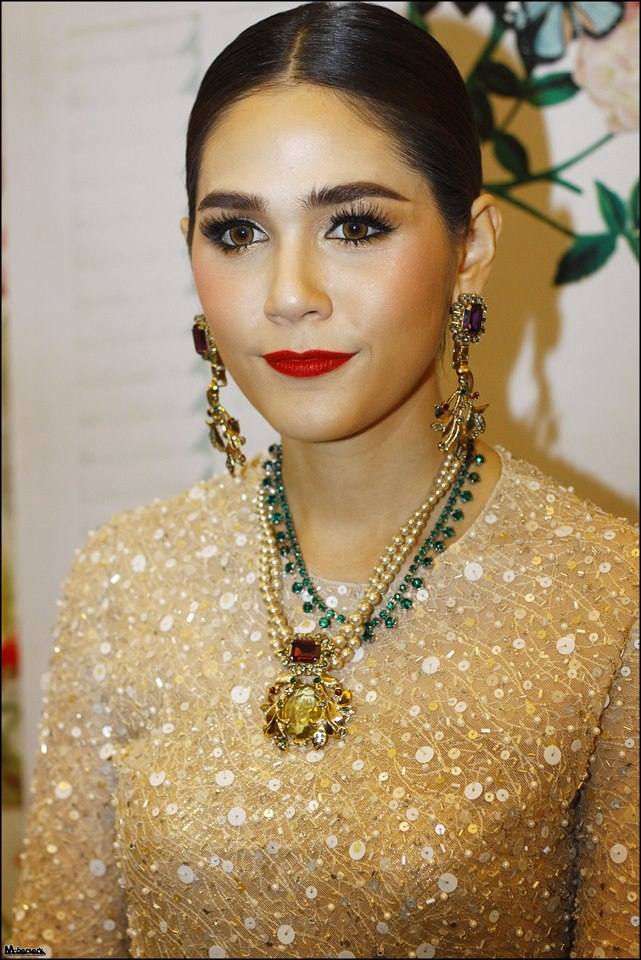 ชมพู่ อารยา เอ ฮาร์เก็ต ลูกครึ่งไทย - อเมริกัน