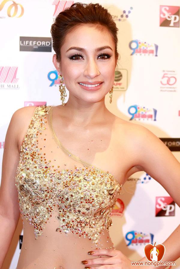 แคทรียา อิงลิช ลูครึ่งไทย – อังกฤษ