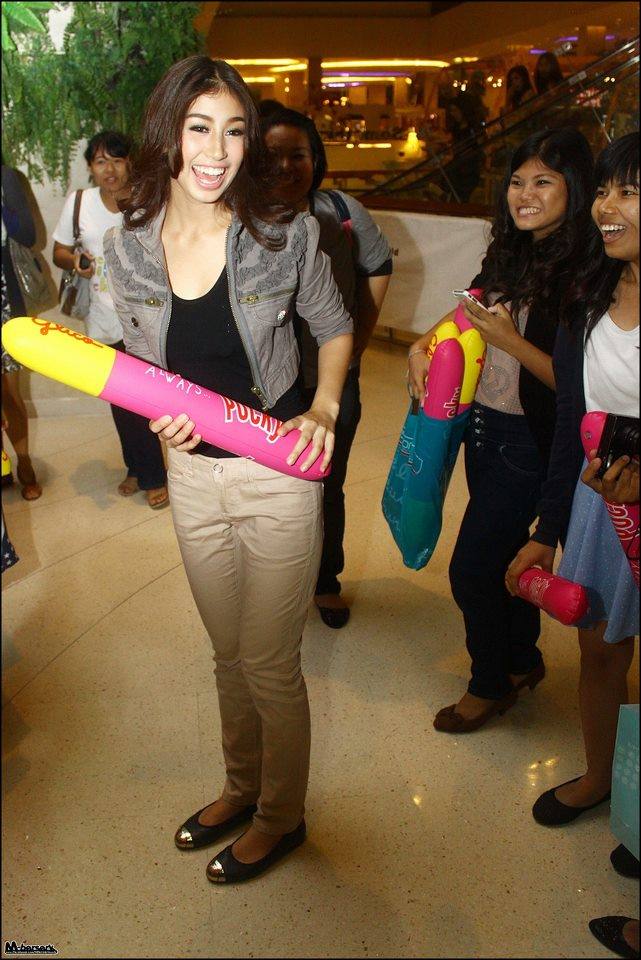 มิ้นต์ ชาลิดา ตอนเด็กๆถึงปัจจุบัน