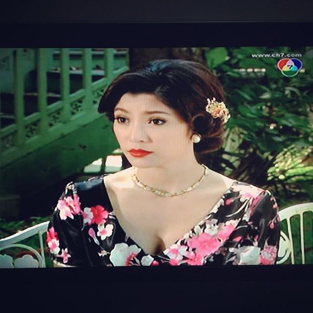 คุณสน "อาญารัก" ร้ายแรงส์ มาพร้อมแฟชั่นปากแดง