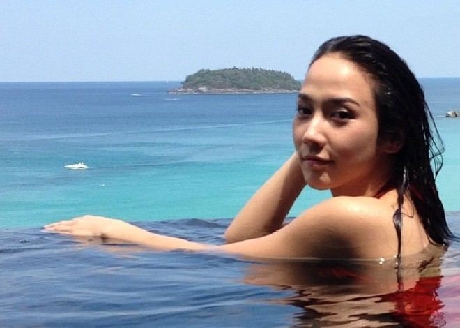 อั้ม พัชราภา ไชยเชื้อ ที่ในขณะนี้มีคนตาม follow อินสตาแกรมของเธอถึง 1 ล้าน 2 แสนคน ซึ่งมากที่สุดในประเทศไทยไปแล้ว