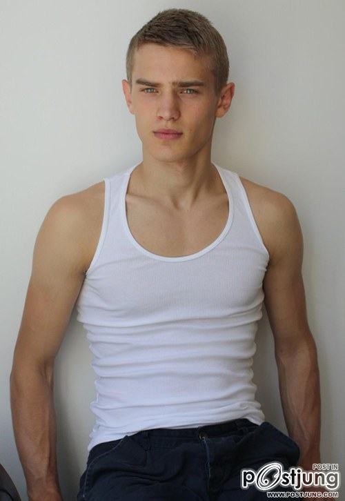 Bo Develius