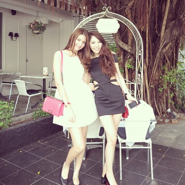 แฟชั่นชุดสวยๆของสาวไฮโซจินนี่ kamikaze เริ่ดมากขอบอก