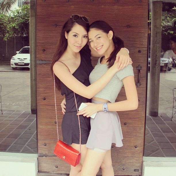 แฟชั่นชุดสวยๆของสาวไฮโซจินนี่ kamikaze เริ่ดมากขอบอก