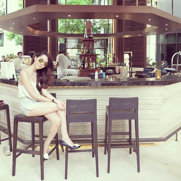 แฟชั่นชุดสวยๆของสาวไฮโซจินนี่ kamikaze เริ่ดมากขอบอก