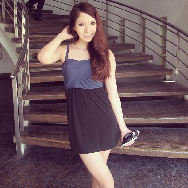 แฟชั่นชุดสวยๆของสาวไฮโซจินนี่ kamikaze เริ่ดมากขอบอก