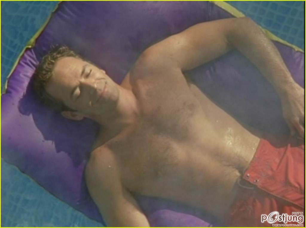 พระเอกหล่อเข้มทั้งนั้น