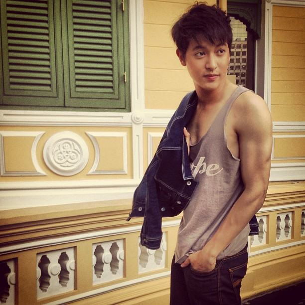 เจมส์ จิรายุ(2)