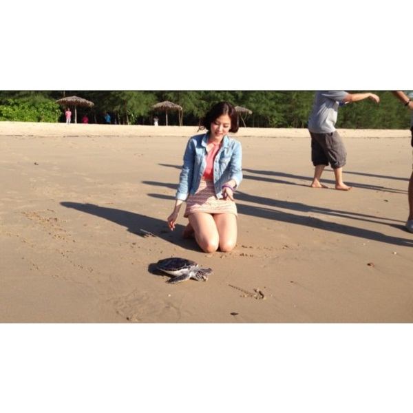 ใหม่ ดาวิกา ใบเฟิร์น พิมพ์ชนก สดใสลั้ลลาริมชายหาด ที่ จ.พังงา