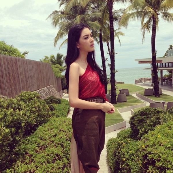 ใหม่ ดาวิกา ใบเฟิร์น พิมพ์ชนก สดใสลั้ลลาริมชายหาด ที่ จ.พังงา