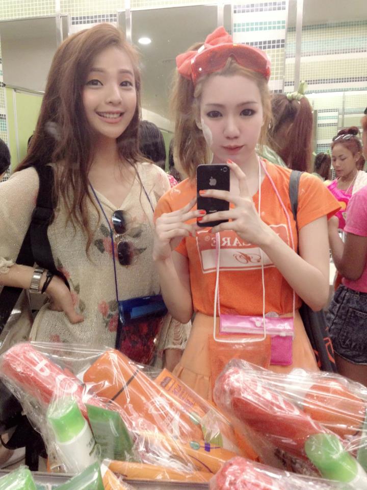 Sylvia Subkuakull ขาว ตัวเล็ก หุ่นดี