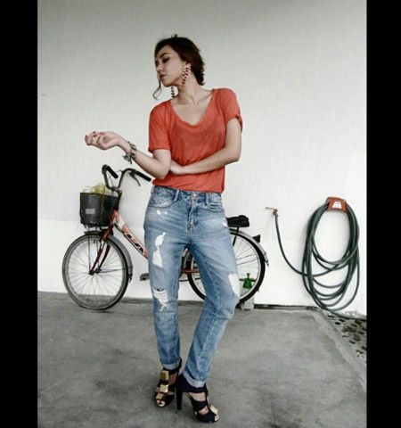 แฟชั่น มาแรง! กางเกงยีนส์ขาดเว่อร์ สไตล์สาวเซอร์แซ่บ