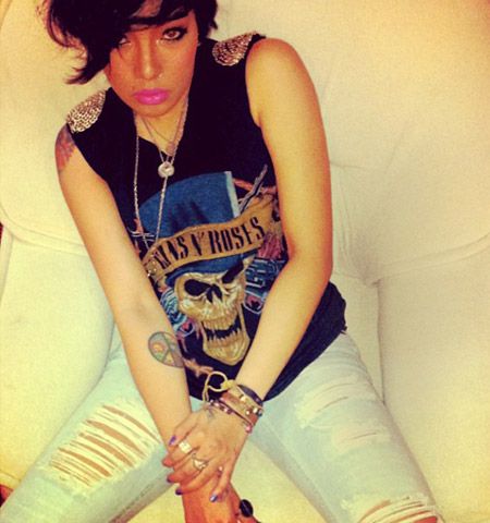 แฟชั่น มาแรง! กางเกงยีนส์ขาดเว่อร์ สไตล์สาวเซอร์แซ่บ