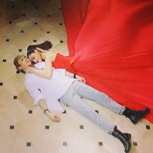 ใหม่ ดาวิกา ใน MV "ยิ่งฟังยิ่งเจ็บ" ของ นัททิว